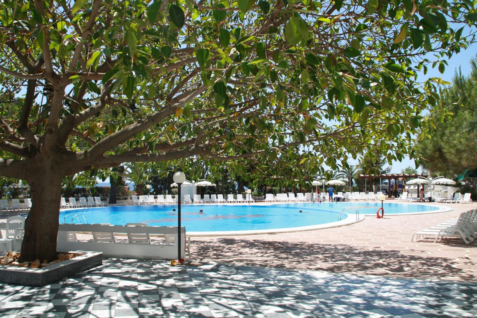 Hotel Villaggio Club Altalia Brancaleone Eksteriør billede