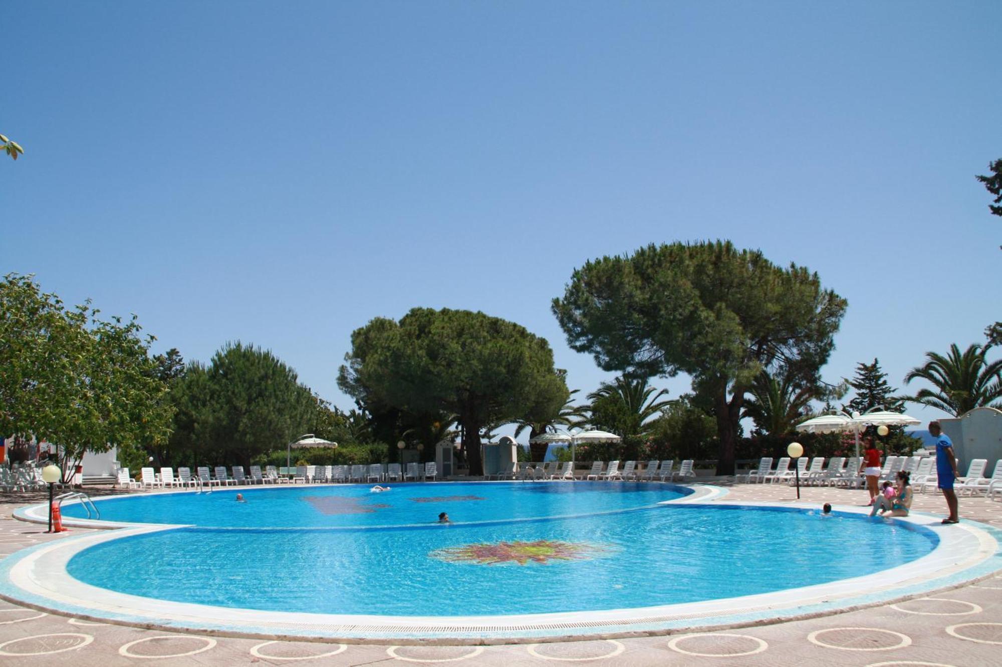 Hotel Villaggio Club Altalia Brancaleone Eksteriør billede