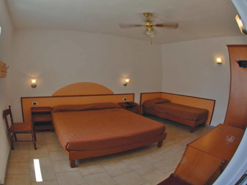 Hotel Villaggio Club Altalia Brancaleone Eksteriør billede